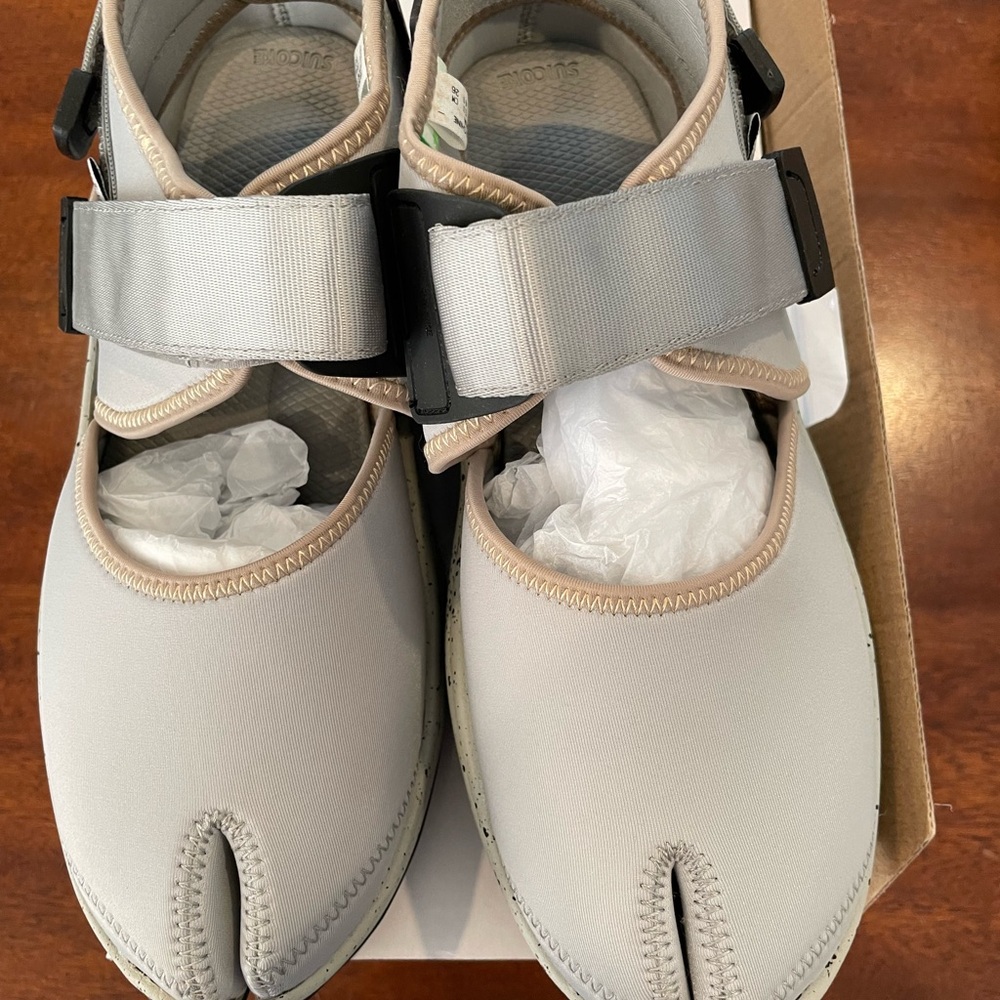 Suicoke Gray Split-Toe Shoes - Picture 2 of 5